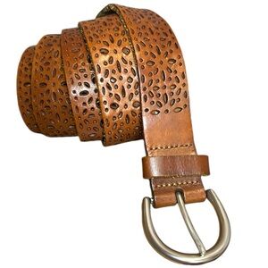 American Eagle Outfitters women’s leather belt tan 46” in length Soft